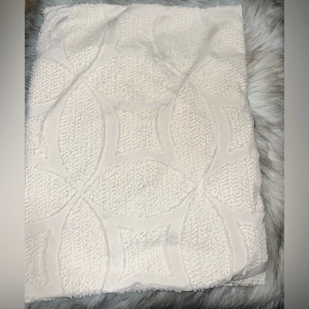 NWOT Creamy Textured Printed Pillow Cover